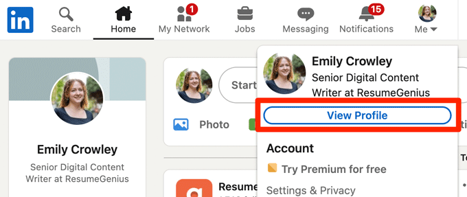 Cuplikan layar LinkedIn menunjukkan di mana harus mengklik untuk mengakses profil Anda