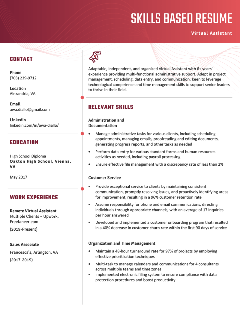 Contoh resume berbasis keterampilan untuk asisten virtual dengan tajuk gelap yang dapat dibaca dan ikon merah halus serta aksen warna